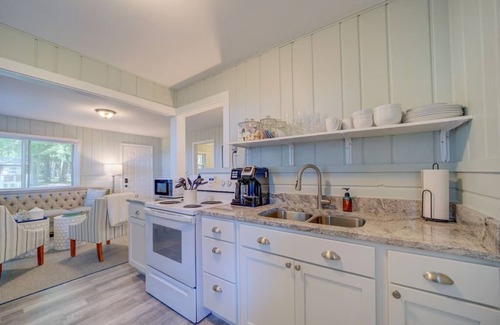Muskegon Cottage | SDR - C6 | Scenic Drive Resort - Cabin #6