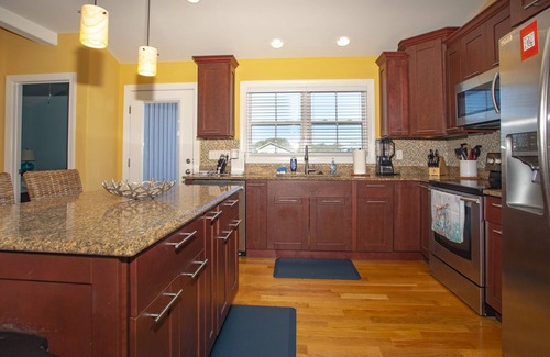 Long Beach House | Sea 2 Sea - 4 Bdrm w/Pool and New Patio - 1 Minute Walk to Beach