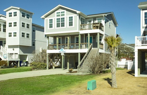 Long Beach House | Sea 2 Sea - 4 Bdrm w/Pool and New Patio - 1 Minute Walk to Beach