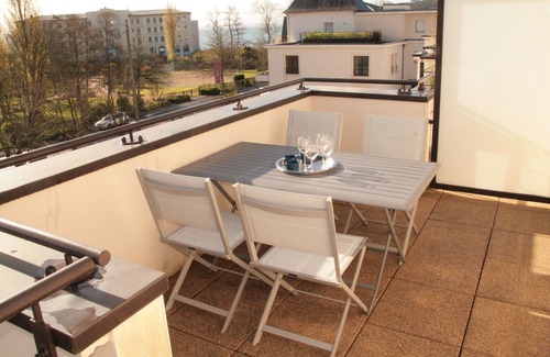 Morgat Apartment | Sea and garden view apartment in a luxury residence close to the beach