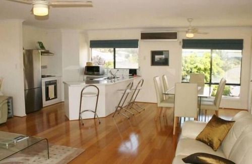 Port Vincent House | Sea-Breaze - An Oasis For The Whole Family