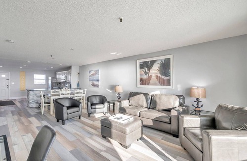 Madeira Beach Condo | Sea Breeze #306 Beachfront 2 bedroom