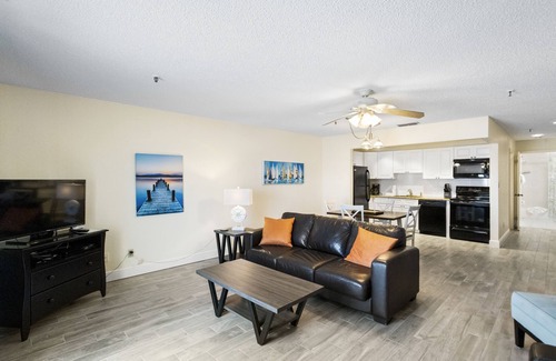 Madeira Beach Condo | 🌴 Sea Breeze #505 Direct Gulf Front Condo with Balcony Views