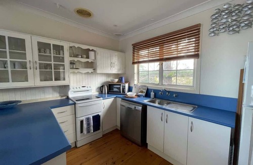 Mollymook Beach House | Sea Breeze Beach Shack
