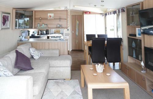 Hamworthy Resort | Sea Breeze Cabin