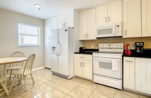 Madeira Beach Condo | Sea Breeze Condominium 303-Beach front w/stunning views of the gulf!