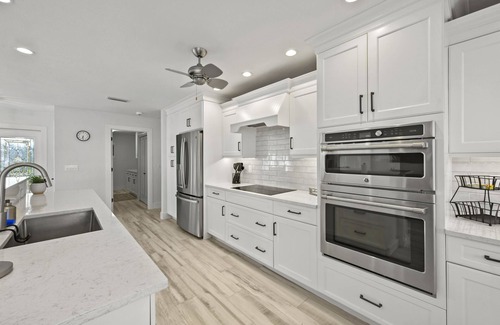 Yacht Club House | Sea Breeze Hideaway