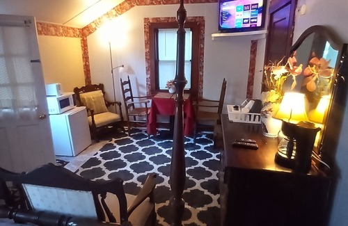 Hyannis House | Sea Breeze Inn