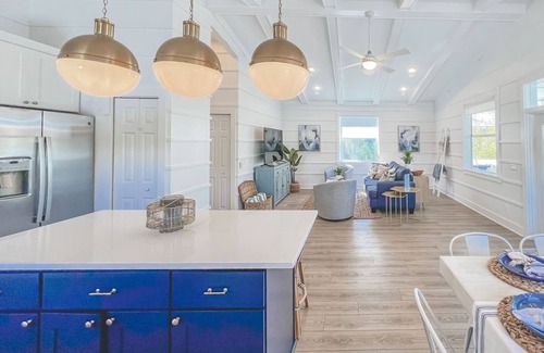 Holmes Beach House | Sea Breeze: Pool home in perfect central location