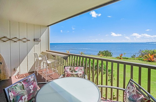 Wailua House Lots Condo | "Sea Breeze" Retreat: Embrace Ocean Views and Cool Coastal Winds at Wailua Bay – No AC Needed!