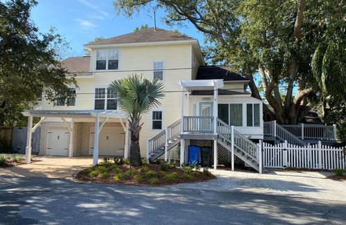Saint Simons Island House | Sea Breeze Treehouse - 501 Seabreeze Drive