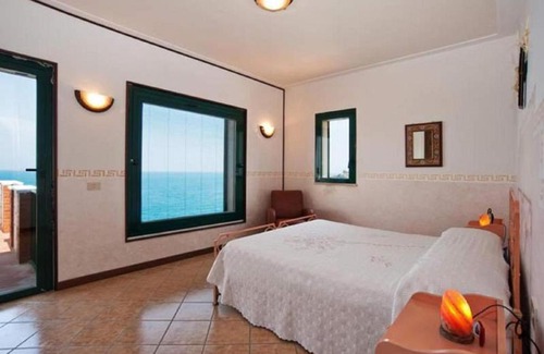 Costa Saracena-Castelluccio House | Sea Breeze Villa in front of the Etna Volcano