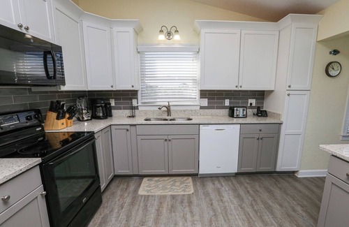 Carolina Dunes House | Sea Breezes - Fun is just around the corner with this wonderful OBX home!