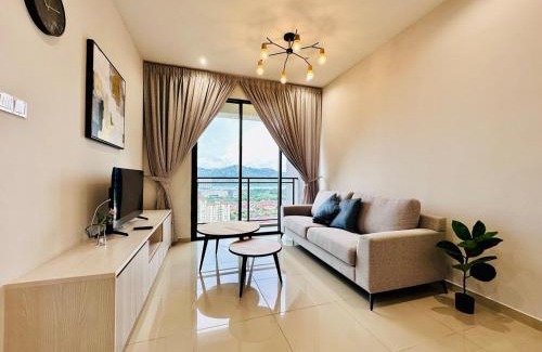 Kampung Sungai Nibong Apartment | Sea Bridge View Sky Pool Cozy 3BR Retreat airport 9pax