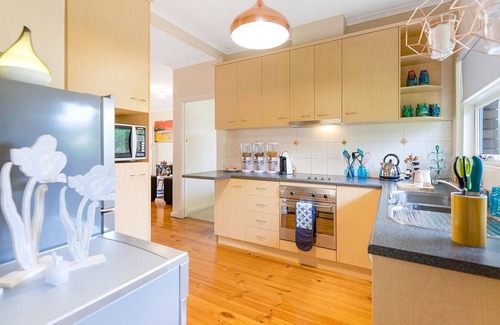 Glenelg North Cottage | Sea By Your Side - Perfect Esplanade Living