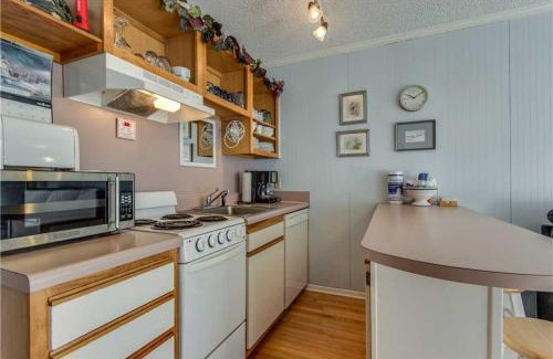 Isle of Palms Villa | Sea Cabin 228-B