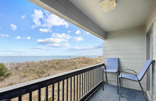 North Myrtle Beach Apartment | Sea Cabin Unit Unit 104-Oceanfront-Sleeps 4-1bedroom-1bath