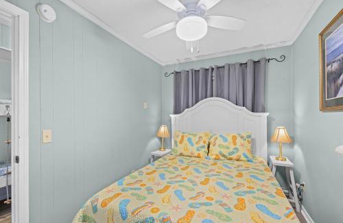 North Myrtle Beach Apartment | Sea Cabin Unit Unit 104-Oceanfront-Sleeps 4-1bedroom-1bath