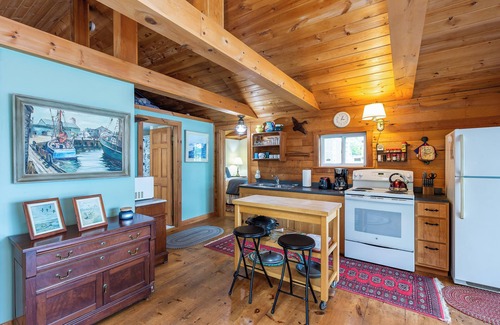 Brunswick Cottage | Sea Chaser Cottage - Perfect getaway for those drawn to the sea