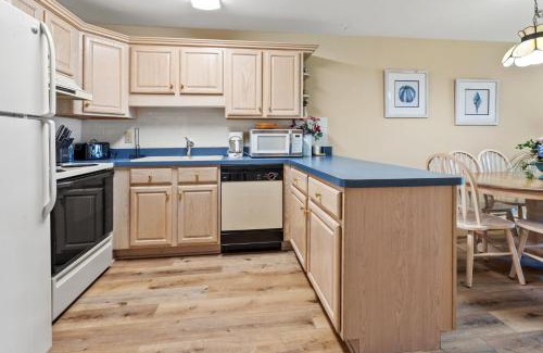 Ocean Drive Apartment | Sea Cloisters 102B Condo