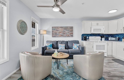 Surf City Condo | Sea Coast Suites #18 Condo in Surf City, NC - Short Walk to Beach