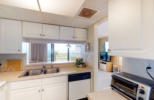 Bethany Beach Condo | Sea Colony 2nd floor condo w/free WiFi, shared tennis court & sauna- ocean view