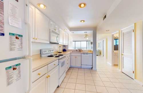 Bethany Beach Condo | Sea Colony Ocean 15th floor condo w/gym, pool, and basketball court