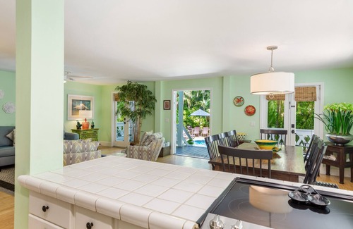 Key West Historic District Apartment | SEA CONCH~ Amazing location with shared pool, deck, and parking!