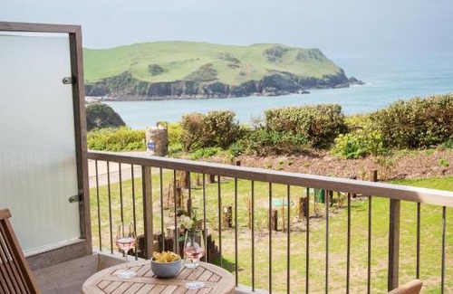 Hope-Cove House | Sea Cove