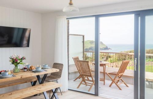 Hope-Cove House | Sea Cove