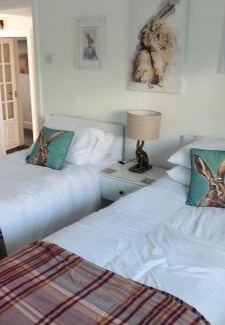Tenby House | Sea Crest, Beautiful home in Tenby with sea views
