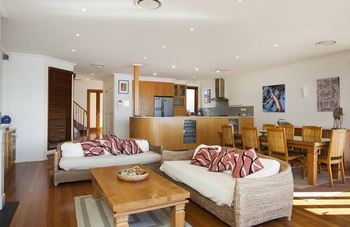 Coledale House | "Sea Deck" Luxury Waterfront