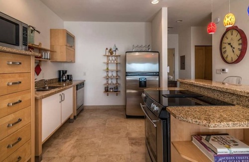 Galveston Condo | Sea Deuce by the Ocean | Ocean View | Seawall Blvd