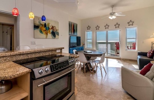 Galveston Condo | Sea Deuce by the Ocean | Ocean View | Seawall Blvd