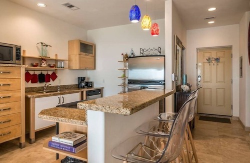 Galveston Condo | Sea Deuce by the Ocean | Ocean View | Seawall Blvd