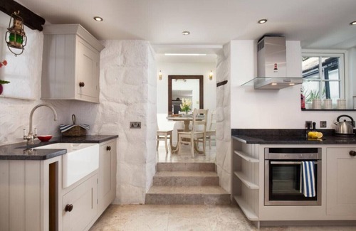 Shaldon House | Sea Dream Cottage - Three Bedroom House, Sleeps 6