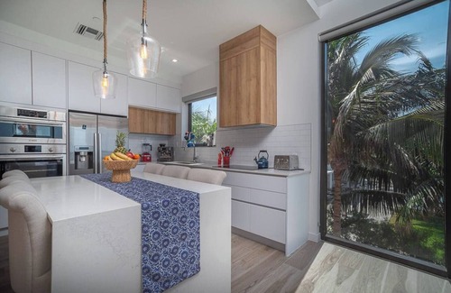 Northwest Point Condo | Sea Dreams 3-Contemporary Condo w/panoramic views