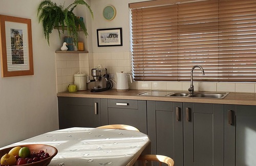 Camber House | Sea Echoes is moments from beautiful Camber Beach