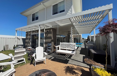 St Leonards House | Sea Escape: All Season Plunge Pool & Outdoor Oasis in the Bellarine Peninsula