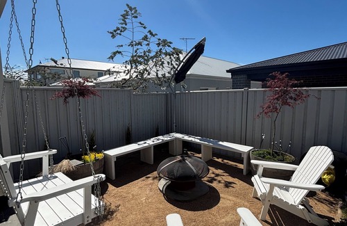 St Leonards House | Sea Escape: All Season Plunge Pool & Outdoor Oasis in the Bellarine Peninsula
