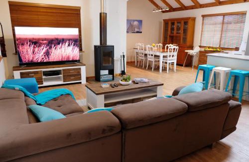 Dunsborough House | Sea Esta - town & beach on your doorstep