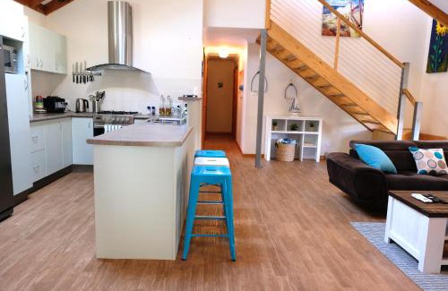 Dunsborough House | Sea Esta - town & beach on your doorstep