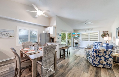 Siesta Key House | Sea Esta | Walking Distance to Siesta Key Beach & Village w/Heated Pool & Outdoor Dining