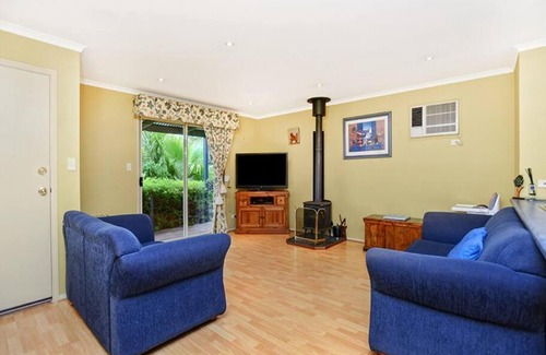 Goolwa South House | Sea-esta WIF Foxtel Pet Friendly
