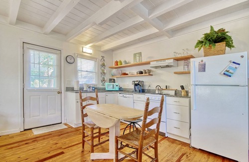 Windy Hill House | "Sea Foam Bungalow" @ Windy Hill 2B/1.5B in dunes of NMB