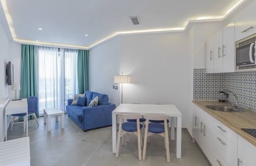 Bolonia Apartment | SEA FRONT APARTMENT