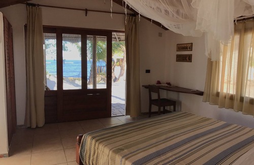 Andavadoaka Hotel | Sea Front Bungalow and Italian Chef