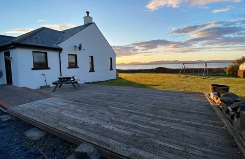 Islay Island House | Sea front family home, large garden, close to Port Charlotte, sleeps up to 8.