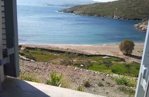 Kithnos House | Sea Front House At Potamia Beach