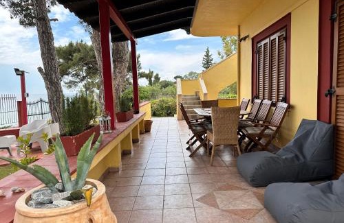 Thermaikos House | Sea front Villa Myrat